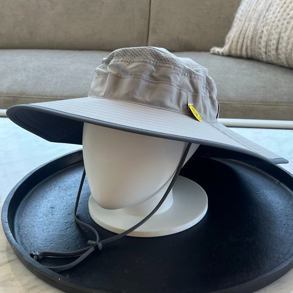 Sunday Afternoons Latitude Hat | New With Tags | Medium | Gray | UPF 50+